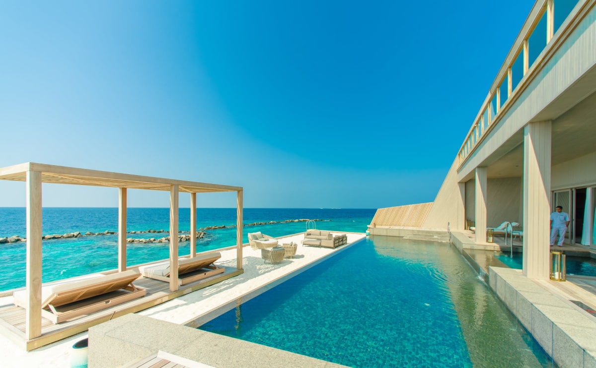 How to Get from Paros Airport to Your Hotel